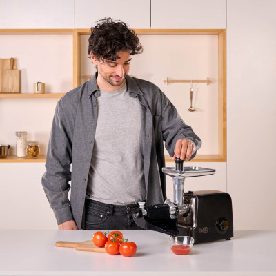 Купить Мясорубка BLACK+DECKER BXMMA2200E. Официальный магазин Dewalt Украина. Фирменный инструмент и оборудовние DeWALT, STANLEY, BLACK+DECKER, BOSTITCH