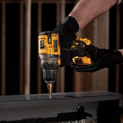Купити Набір з двох інструментів безщіткових DeWALT DCK2110L2T. Офіційний магазин Dewalt Україна. Фірмовий інструмент та обладнання DeWALT, STANLEY, BLACK+DECKER, BOSTITCH