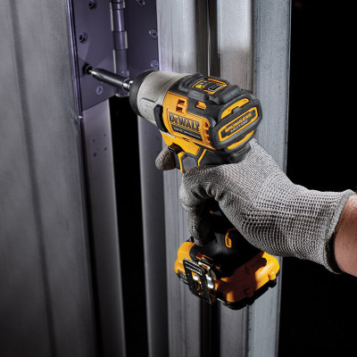 Купити Набір з двох інструментів безщіткових DeWALT DCK2110L2T. Офіційний магазин Dewalt Україна. Фірмовий інструмент та обладнання DeWALT, STANLEY, BLACK+DECKER, BOSTITCH