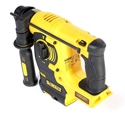 Купити Набір з чотирьох інструментів безщіткових DeWALT DCK422P3. Офіційний магазин Dewalt Україна. Фірмовий інструмент та обладнання DeWALT, STANLEY, BLACK+DECKER, BOSTITCH