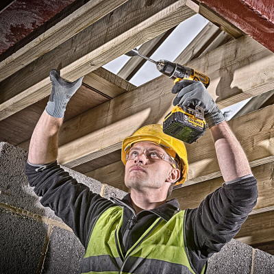 Купити Набір з трьох інструментів безщіткових DeWALT DCK384P2T. Офіційний магазин Dewalt Україна. Фірмовий інструмент та обладнання DeWALT, STANLEY, BLACK+DECKER, BOSTITCH