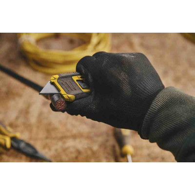 Купити Ніж Control-Grip довжиною 132 мм з висувним лезом для оздоблювальних робіт STANLEY STHT10432-0. Офіційний магазин Dewalt Україна. Фірмовий інструмент та обладнання DeWALT, STANLEY, BLACK+DECKER, BOSTITCH