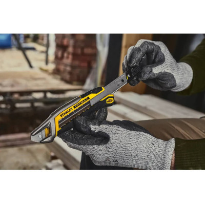 Купить Нож FatMax Integrated Snap Knife длиной 165 мм с лезвием шириной 18 мм с отламывающимися сегментами STANLEY FMHT10594-0. Официальный магазин Dewalt Украина. Фирменный инструмент и оборудовние DeWALT, STANLEY, BLACK+DECKER, BOSTITCH