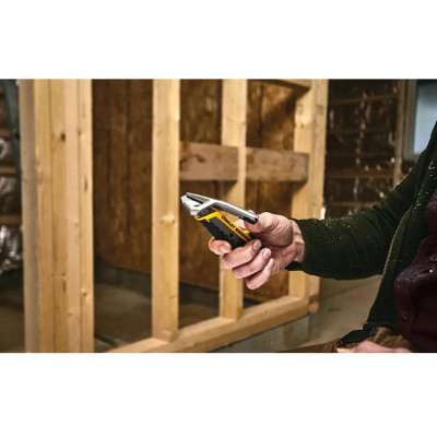 Купить Нож FatMax Integrated Snap Knife длиной 165 мм с лезвием шириной 18 мм с отламывающимися сегментами STANLEY FMHT10594-0. Официальный магазин Dewalt Украина. Фирменный инструмент и оборудовние DeWALT, STANLEY, BLACK+DECKER, BOSTITCH