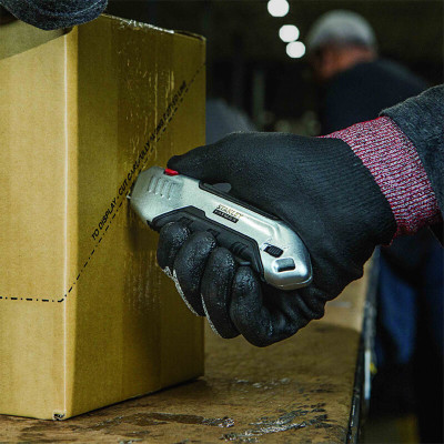 Купить Нож безопасный FATMAX® Box Box с выдвижным трапецевидным лезвием STANLEY FMHT10370-0. Официальный магазин Dewalt Украина. Фирменный инструмент и оборудовние DeWALT, STANLEY, BLACK+DECKER, BOSTITCH