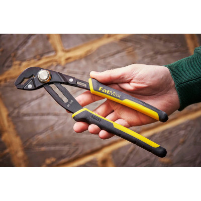 Купить Пассатижи FatMax Groove Joint переставные сантехнические длиной 300 мм STANLEY 0-84-649. Официальный магазин Dewalt Украина. Фирменный инструмент и оборудовние DeWALT, STANLEY, BLACK+DECKER, BOSTITCH