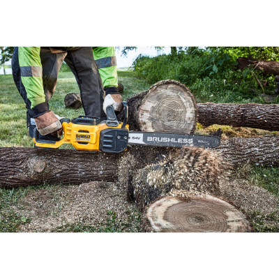 Купити Пила ланцюгова акумуляторна безщіткова DeWALT DCMCS575N. Офіційний магазин Dewalt Україна. Фірмовий інструмент та обладнання DeWALT, STANLEY, BLACK+DECKER, BOSTITCH