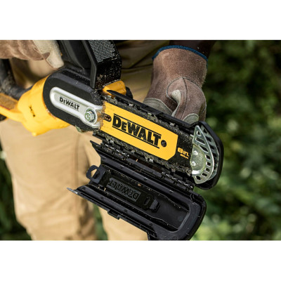 Купити Міні-пилка ланцюгова акумуляторна безщіткова DeWALT DCMPS520P1. Офіційний магазин Dewalt Україна. Фірмовий інструмент та обладнання DeWALT, STANLEY, BLACK+DECKER, BOSTITCH