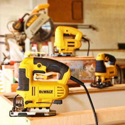 Купити Пилка лобзикова мережева DeWALT DWE349. Офіційний магазин Dewalt Україна. Фірмовий інструмент та обладнання DeWALT, STANLEY, BLACK+DECKER, BOSTITCH