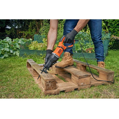 Купить Пила сабельная сетевая BLACK+DECKER BES301. Официальный магазин Dewalt Украина. Фирменный инструмент и оборудовние DeWALT, STANLEY, BLACK+DECKER, BOSTITCH