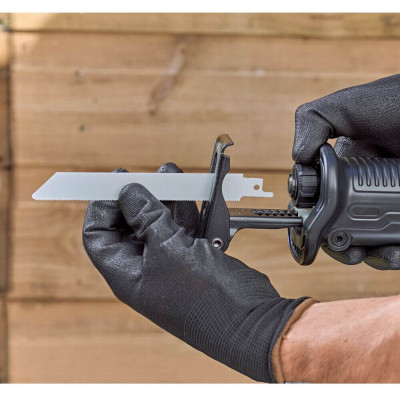 Купить Пила сабельная сетевая BLACK+DECKER BES301. Официальный магазин Dewalt Украина. Фирменный инструмент и оборудовние DeWALT, STANLEY, BLACK+DECKER, BOSTITCH