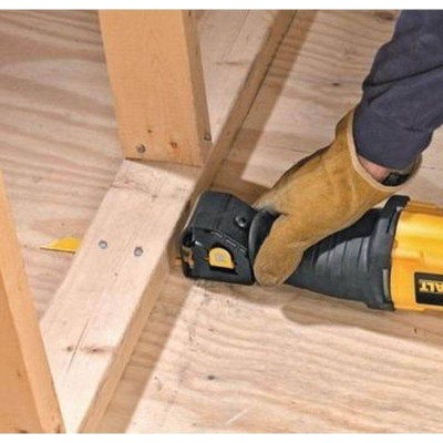 Купити Пила шабельна мережева DeWALT DWE305PK. Офіційний магазин Dewalt Україна. Фірмовий інструмент та обладнання DeWALT, STANLEY, BLACK+DECKER, BOSTITCH