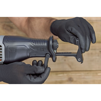 Купити Пила шабельна мережева BLACK+DECKER BES301K. Офіційний магазин Dewalt Україна. Фірмовий інструмент та обладнання DeWALT, STANLEY, BLACK+DECKER, BOSTITCH