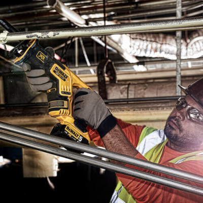 Купити Пила шабельна акумуляторна безщіткова DeWALT DCS367P2. Офіційний магазин Dewalt Україна. Фірмовий інструмент та обладнання DeWALT, STANLEY, BLACK+DECKER, BOSTITCH