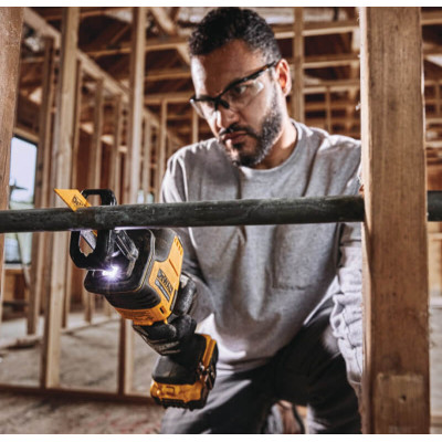 Купити Пила шабельна акумуляторна безщіткова DeWALT DCS369NT. Офіційний магазин Dewalt Україна. Фірмовий інструмент та обладнання DeWALT, STANLEY, BLACK+DECKER, BOSTITCH
