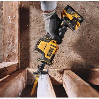 Купити Пила шабельна акумуляторна безщіткова DeWALT DCS369NT. Офіційний магазин Dewalt Україна. Фірмовий інструмент та обладнання DeWALT, STANLEY, BLACK+DECKER, BOSTITCH