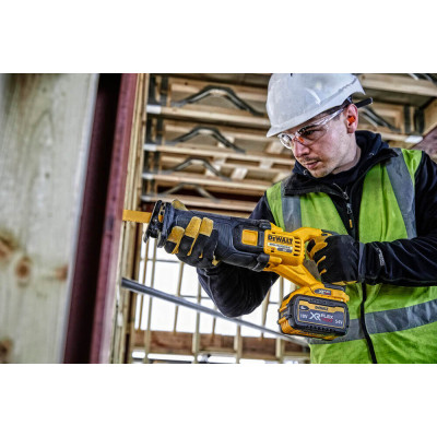 Купити Пила шабельна акумуляторна DeWALT DCS389NT. Офіційний магазин Dewalt Україна. Фірмовий інструмент та обладнання DeWALT, STANLEY, BLACK+DECKER, BOSTITCH