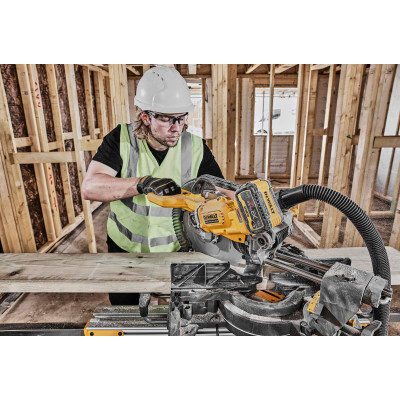 Купити Пилка торцювальна акумуляторна безщіткова DeWALT DCS781X2. Офіційний магазин Dewalt Україна. Фірмовий інструмент та обладнання DeWALT, STANLEY, BLACK+DECKER, BOSTITCH