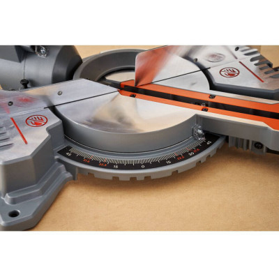 Купить Пила торцовочная сетевая BLACK+DECKER BES701. Официальный магазин Dewalt Украина. Фирменный инструмент и оборудовние DeWALT, STANLEY, BLACK+DECKER, BOSTITCH