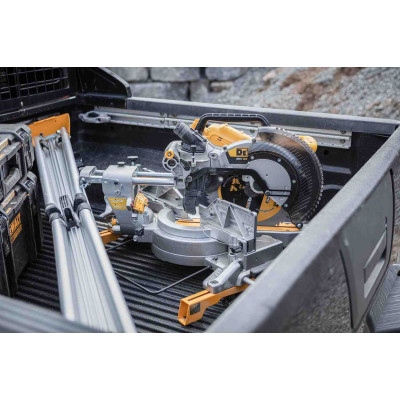 Купити Пилка торцювальна акумуляторна безщіткова DeWALT DCS782N. Офіційний магазин Dewalt Україна. Фірмовий інструмент та обладнання DeWALT, STANLEY, BLACK+DECKER, BOSTITCH