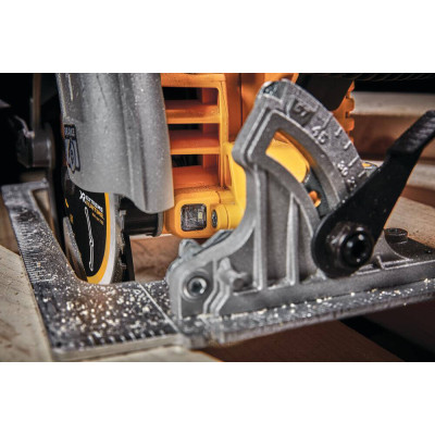 Купити Пила дискова акумуляторна безщіткова DeWALT DCS573NT. Офіційний магазин Dewalt Україна. Фірмовий інструмент та обладнання DeWALT, STANLEY, BLACK+DECKER, BOSTITCH