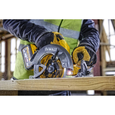 Купити Пила дискова акумуляторна DeWALT DCS578NT. Офіційний магазин Dewalt Україна. Фірмовий інструмент та обладнання DeWALT, STANLEY, BLACK+DECKER, BOSTITCH