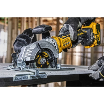 Купити Пила дискова акумуляторна безщіткова DeWALT DCS571N. Офіційний магазин Dewalt Україна. Фірмовий інструмент та обладнання DeWALT, STANLEY, BLACK+DECKER, BOSTITCH