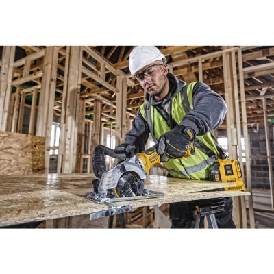 Купити Пила дискова акумуляторна безщіткова DeWALT DCS571N. Офіційний магазин Dewalt Україна. Фірмовий інструмент та обладнання DeWALT, STANLEY, BLACK+DECKER, BOSTITCH