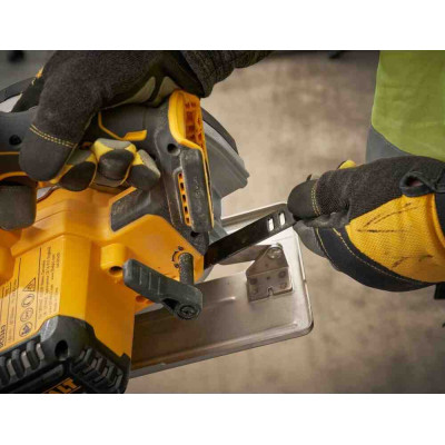 Купити Пилка дискова по металу акумуляторна DeWALT DCS383N. Офіційний магазин Dewalt Україна. Фірмовий інструмент та обладнання DeWALT, STANLEY, BLACK+DECKER, BOSTITCH
