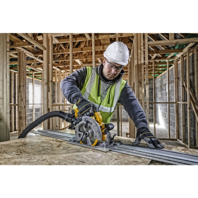 Купити Пилка дискова акумуляторна безщіткова DeWALT DCS572NT. Офіційний магазин Dewalt Україна. Фірмовий інструмент та обладнання DeWALT, STANLEY, BLACK+DECKER, BOSTITCH