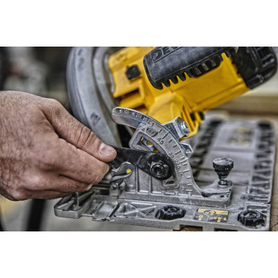 Купити Пилка дискова мережева DeWALT DWE576K. Офіційний магазин Dewalt Україна. Фірмовий інструмент та обладнання DeWALT, STANLEY, BLACK+DECKER, BOSTITCH
