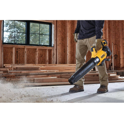 Купити Повітродувка акумуляторна безщіткова DeWALT DCMBL562P1. Офіційний магазин Dewalt Україна. Фірмовий інструмент та обладнання DeWALT, STANLEY, BLACK+DECKER, BOSTITCH