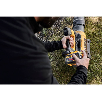 Купити Повітродувка акумуляторна безщіткова DeWALT DCMBL777X1. Офіційний магазин Dewalt Україна. Фірмовий інструмент та обладнання DeWALT, STANLEY, BLACK+DECKER, BOSTITCH