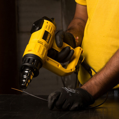 Купити Пістолет гарячого повітря - фен мережевий DeWALT D26414. Офіційний магазин Dewalt Україна. Фірмовий інструмент та обладнання DeWALT, STANLEY, BLACK+DECKER, BOSTITCH