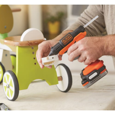 Купить Пистолет клеевой аккумуляторный BLACK+DECKER BDCGG12N. Официальный магазин Dewalt Украина. Фирменный инструмент и оборудовние DeWALT, STANLEY, BLACK+DECKER, BOSTITCH