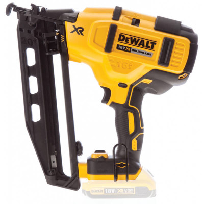 Купити Пістолет цвяхозабивний акумуляторний безщітковий DeWALT DCN660N. Офіційний магазин Dewalt Україна. Фірмовий інструмент та обладнання DeWALT, STANLEY, BLACK+DECKER, BOSTITCH