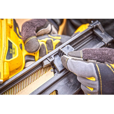 Купити Пістолет цвяхозабивний акумуляторний безщітковий DeWALT DCN930P2. Офіційний магазин Dewalt Україна. Фірмовий інструмент та обладнання DeWALT, STANLEY, BLACK+DECKER, BOSTITCH