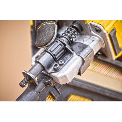 Купити Пістолет цвяхозабивний акумуляторний безщітковий DeWALT DCN930P2. Офіційний магазин Dewalt Україна. Фірмовий інструмент та обладнання DeWALT, STANLEY, BLACK+DECKER, BOSTITCH
