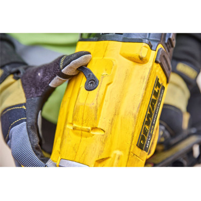 Купити Пістолет цвяхозабивний акумуляторний безщітковий DeWALT DCN930P2. Офіційний магазин Dewalt Україна. Фірмовий інструмент та обладнання DeWALT, STANLEY, BLACK+DECKER, BOSTITCH