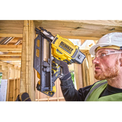 Купити Пістолет цвяхозабивний акумуляторний безщітковий DeWALT DCN930P2. Офіційний магазин Dewalt Україна. Фірмовий інструмент та обладнання DeWALT, STANLEY, BLACK+DECKER, BOSTITCH