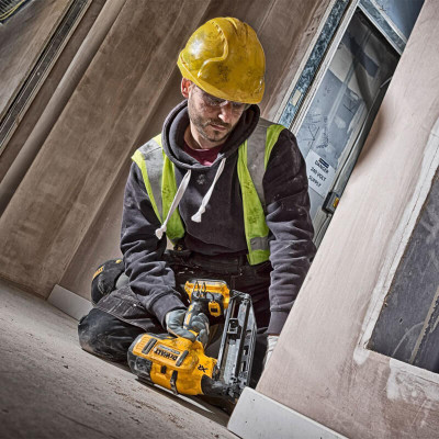 Купити Пістолет цвяхозабивний акумуляторний безщітковий DeWALT DCN660NT. Офіційний магазин Dewalt Україна. Фірмовий інструмент та обладнання DeWALT, STANLEY, BLACK+DECKER, BOSTITCH