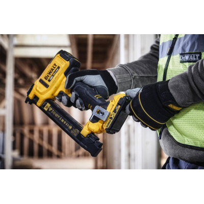 Купити Степлер скобозабивний акумуляторний DeWALT DCN701D2. Офіційний магазин Dewalt Україна. Фірмовий інструмент та обладнання DeWALT, STANLEY, BLACK+DECKER, BOSTITCH