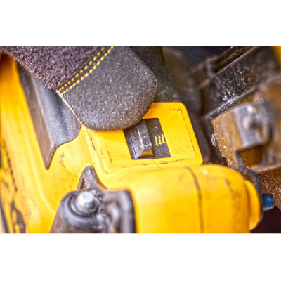 Купити Пістолет цвяхозабивний акумуляторний безщітковий DeWALT DCN930N. Офіційний магазин Dewalt Україна. Фірмовий інструмент та обладнання DeWALT, STANLEY, BLACK+DECKER, BOSTITCH