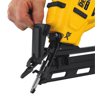 Купити Пістолет цвяхозабивний акумуляторний безщітковий DeWALT DCN650P2. Офіційний магазин Dewalt Україна. Фірмовий інструмент та обладнання DeWALT, STANLEY, BLACK+DECKER, BOSTITCH