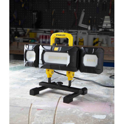 Купить Прожектор светодиодный STANLEY SXLS37180E. Официальный магазин Dewalt Украина. Фирменный инструмент и оборудовние DeWALT, STANLEY, BLACK+DECKER, BOSTITCH