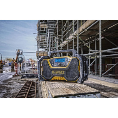 Купити Зарядний пристрій-радіоприймач DeWALT DCR029. Офіційний магазин Dewalt Україна. Фірмовий інструмент та обладнання DeWALT, STANLEY, BLACK+DECKER, BOSTITCH