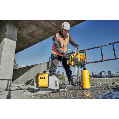 Купити Резервуар для подачі води DeWALT DCE6820N. Офіційний магазин Dewalt Україна. Фірмовий інструмент та обладнання DeWALT, STANLEY, BLACK+DECKER, BOSTITCH