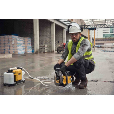 Купити Резервуар для подачі води DeWALT DCE6820N. Офіційний магазин Dewalt Україна. Фірмовий інструмент та обладнання DeWALT, STANLEY, BLACK+DECKER, BOSTITCH