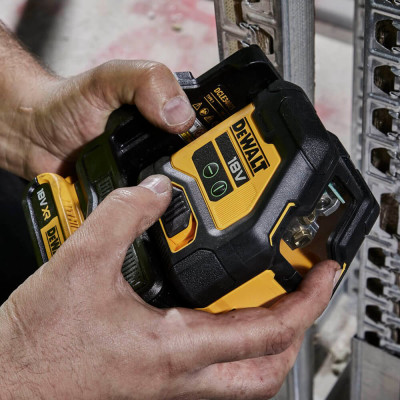 Купити Рівень лазерний лінійний DeWALT DCLE34021N. Офіційний магазин Dewalt Україна. Фірмовий інструмент та обладнання DeWALT, STANLEY, BLACK+DECKER, BOSTITCH