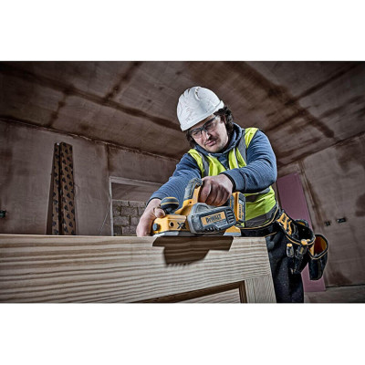 Купити Рубанок акумуляторний безщітковий DeWALT DCP580NT. Офіційний магазин Dewalt Україна. Фірмовий інструмент та обладнання DeWALT, STANLEY, BLACK+DECKER, BOSTITCH